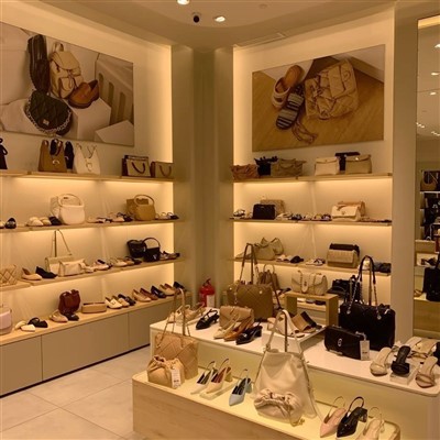 תצוגת קיוסק של קניון לתיקים