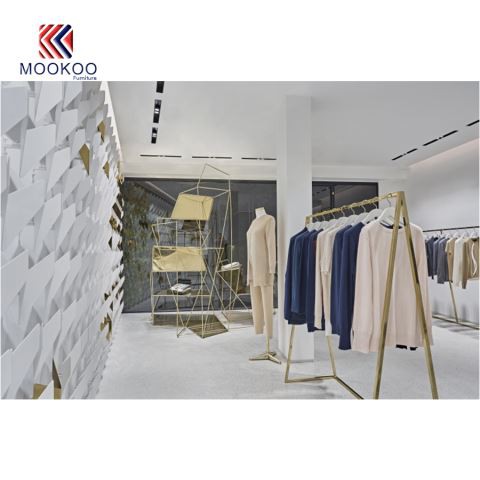 גופי תצוגה בחנות בגדים