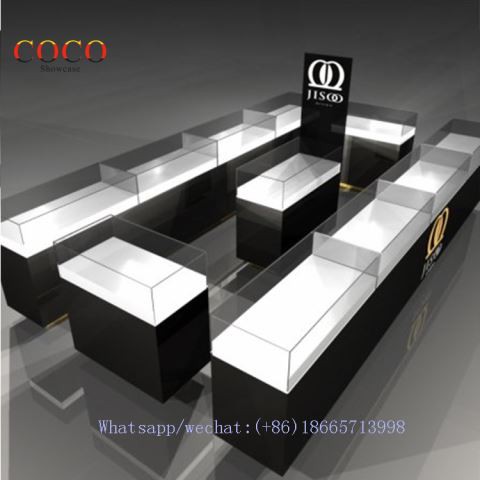 קיוסק לתצוגת תכשיטים מעץ